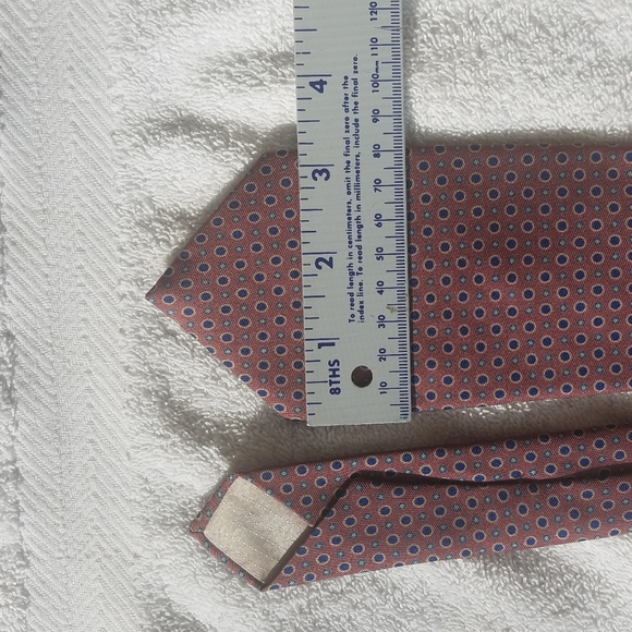 Calvin Klein 100% Silk Necktie / Suit Tie Circles Pattern - Picture 12 of 12